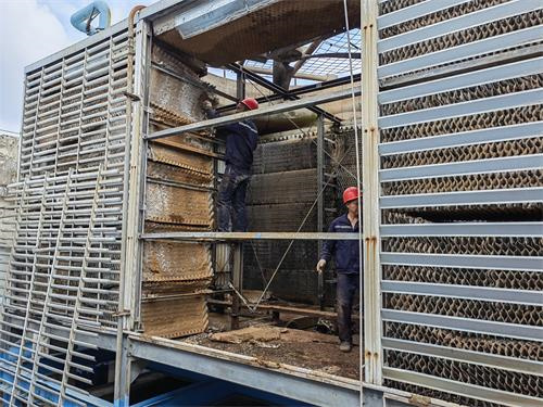 工業(yè)冷卻塔填料的正確清洗方法(空調(diào)冷卻塔清洗填料)